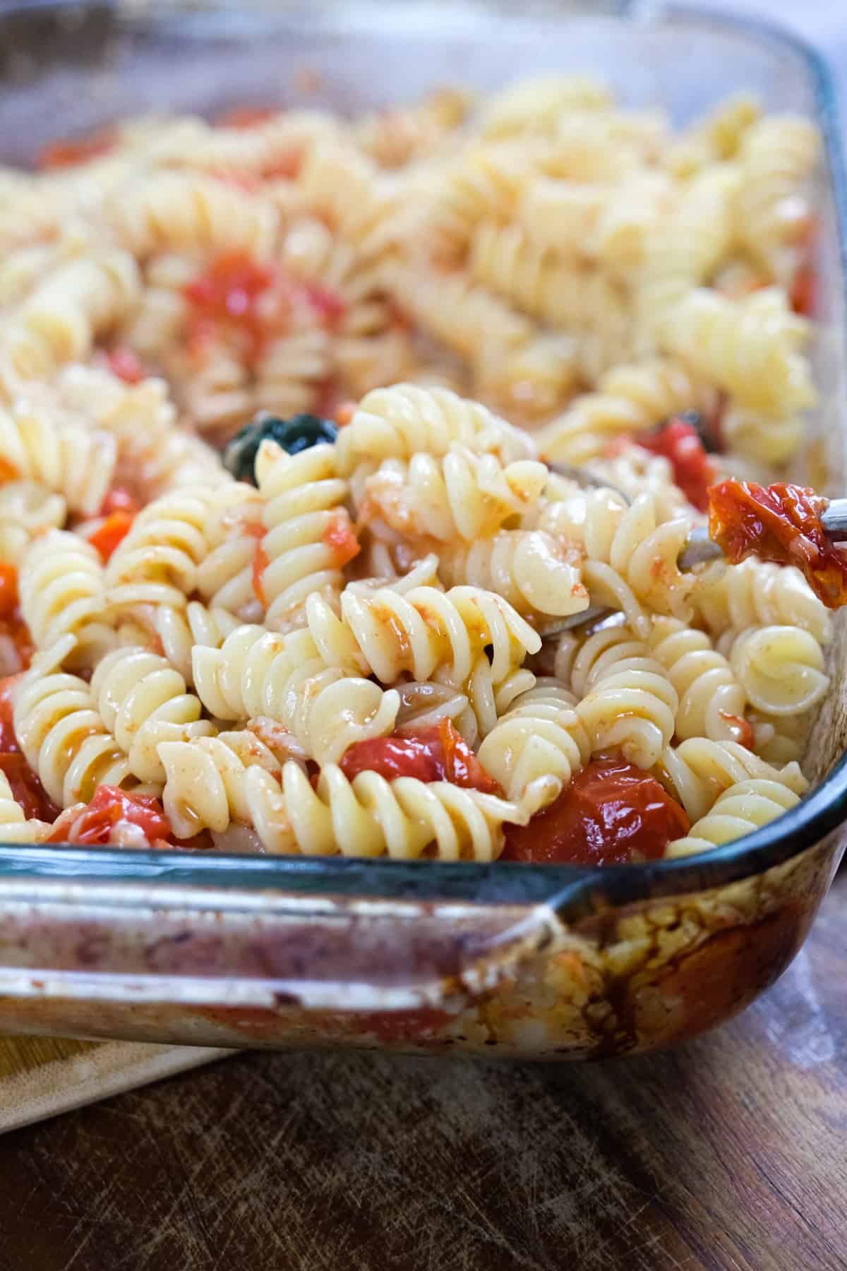 Creamy brie pasta with tomatoes and basil