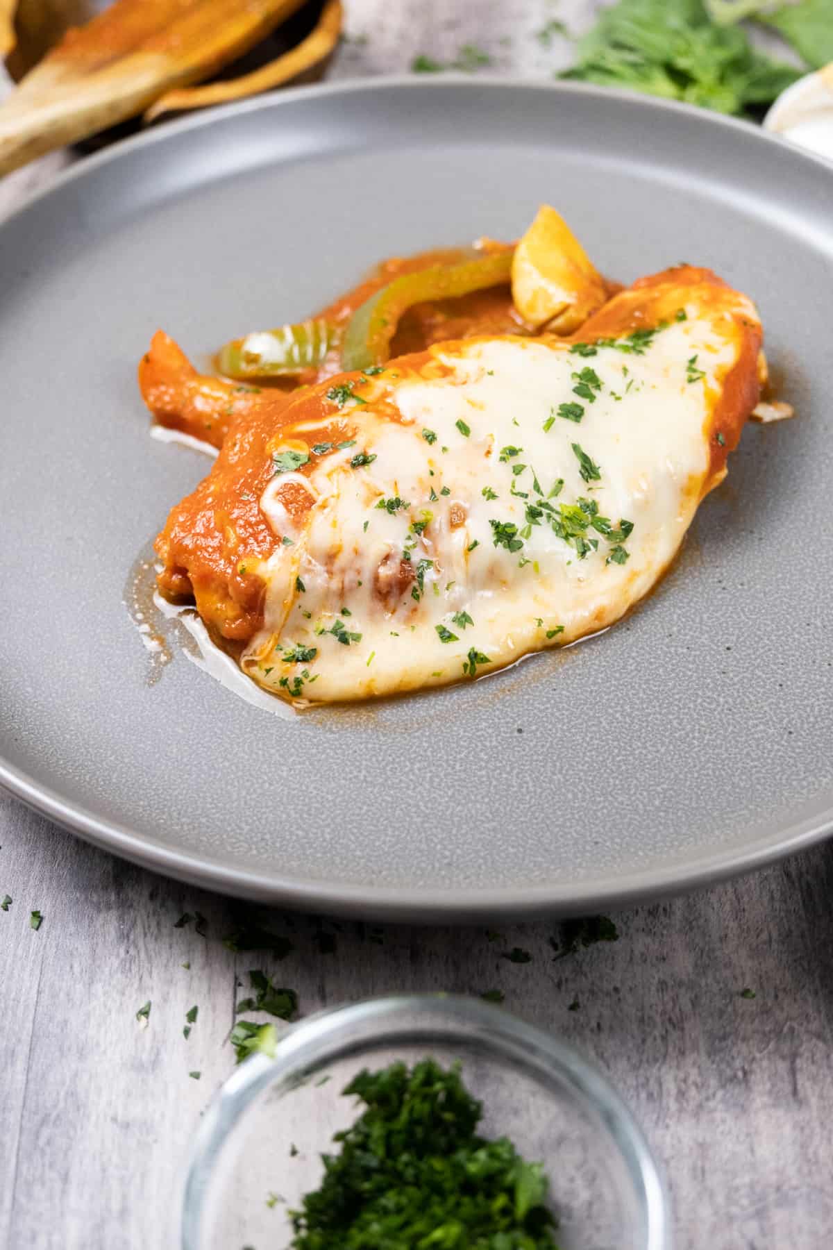 chicken pizzaiola with peppers and garlic