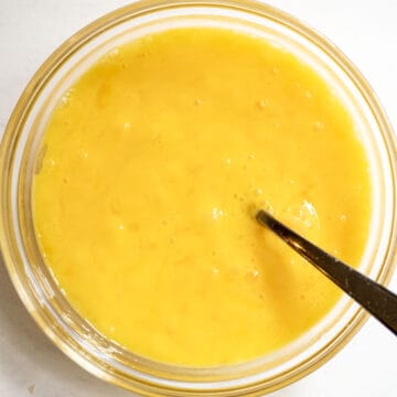 8 eggs whisked together.