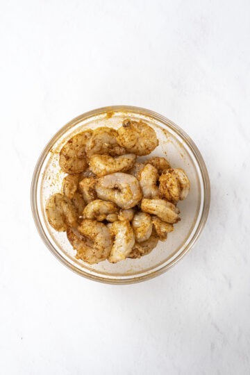 marinated shrimp in spices and olive oil