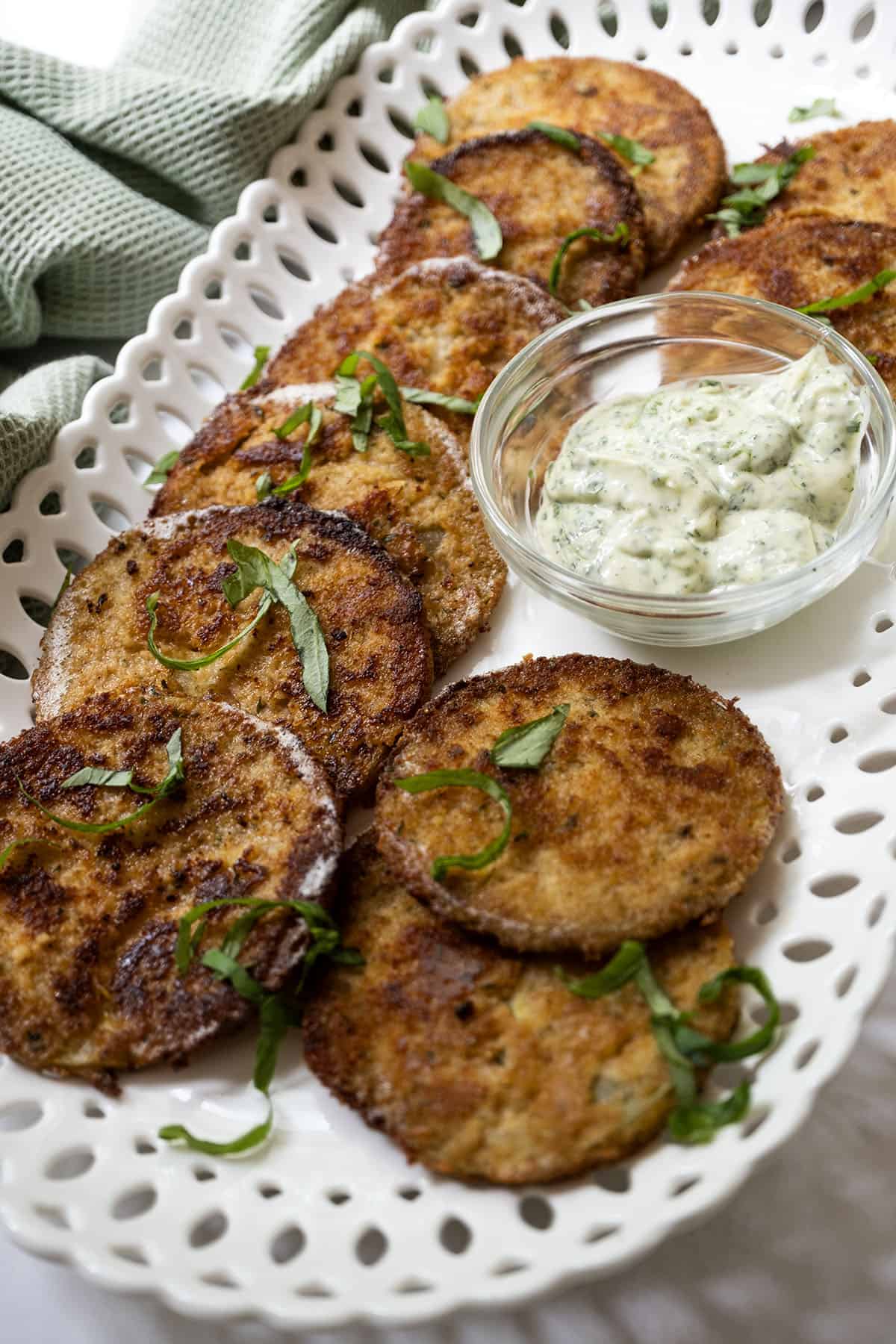 fried green tomatoes with garlic basil aioli
