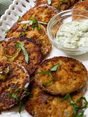 fried green tomatoes with garlic basil aioli