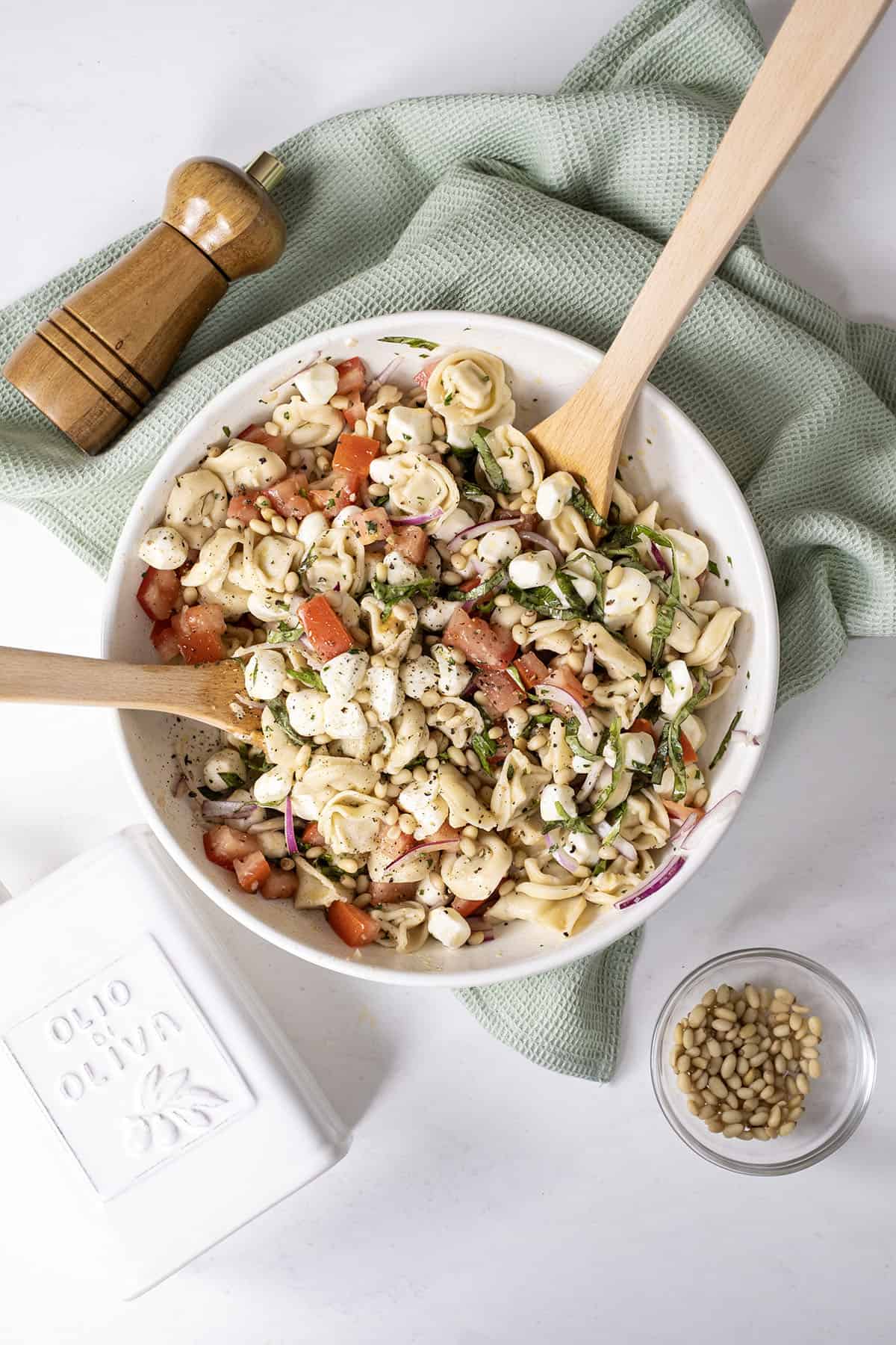 caprese tortellini salad