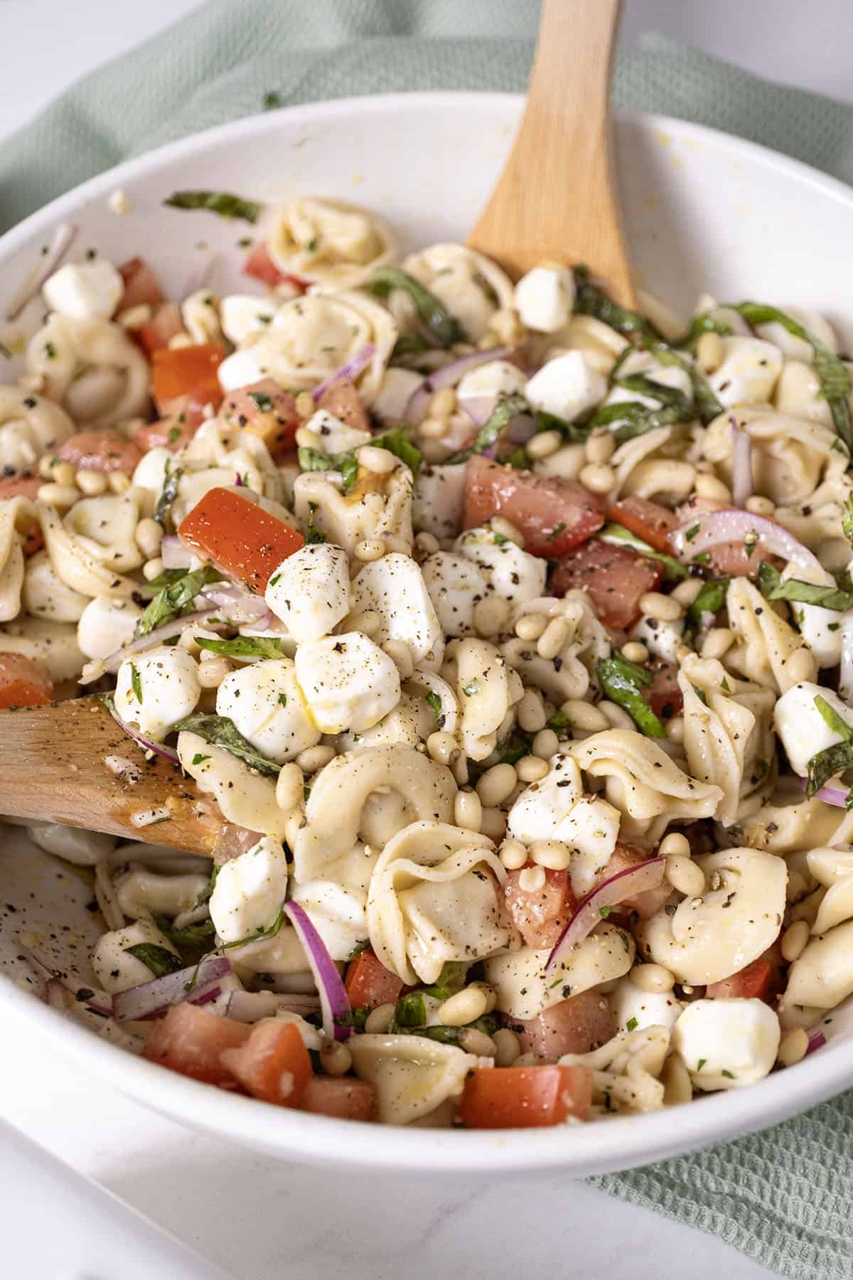 caprese tortellini salad