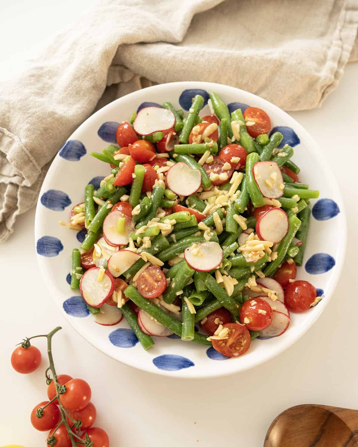 Italian green bean salad in a bowl.
