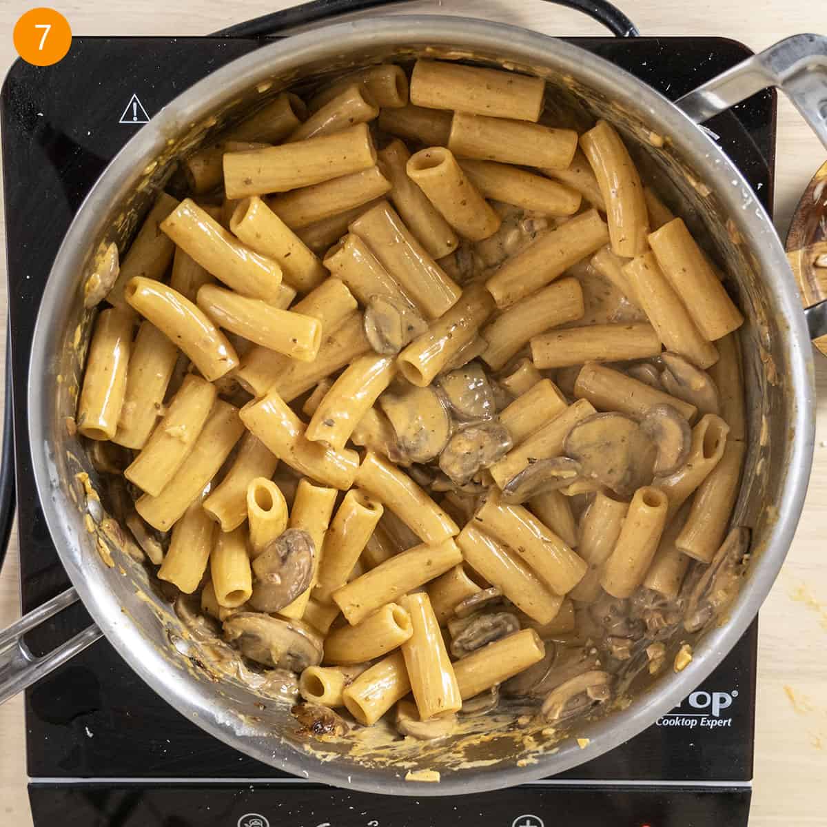 Sauce thickened with pasta.