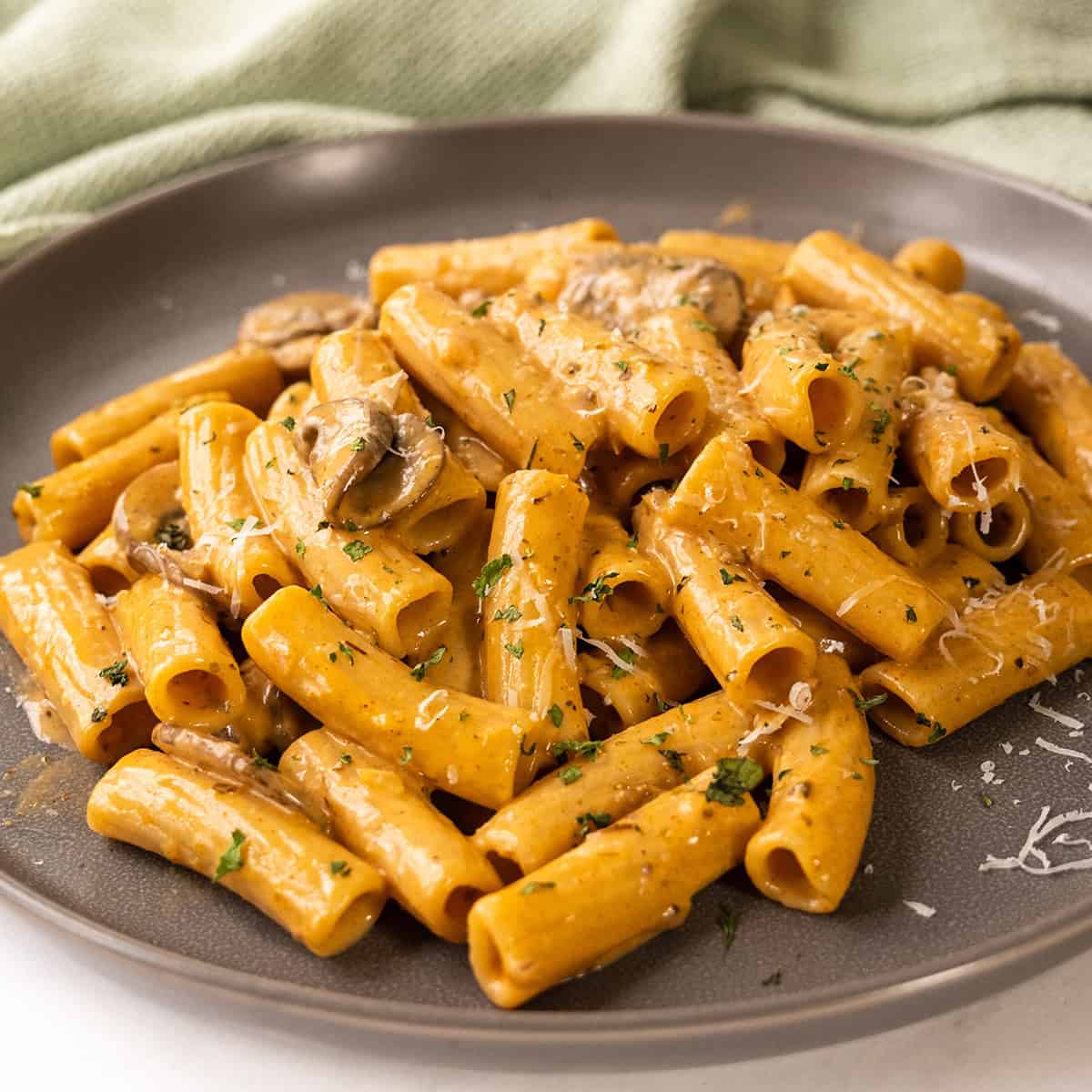 Creamy Garlic Mushroom Pasta