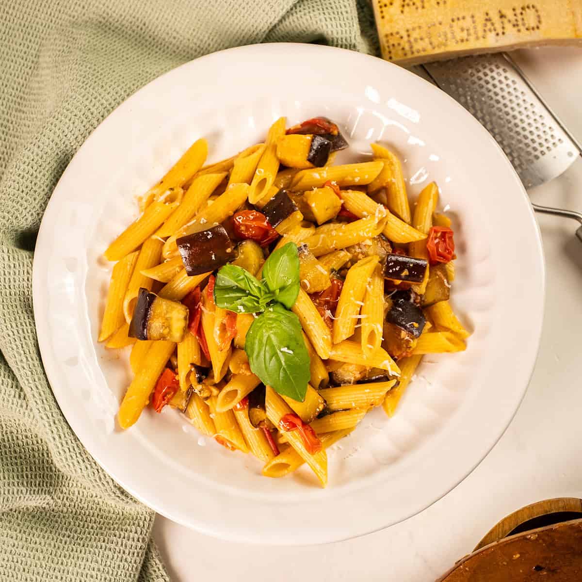 Simple Pasta with Eggplant and Tomatoes