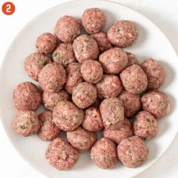 Meatballs made on a plate.