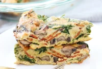 Whole30 Spinach Bacon Mushroom Frittata