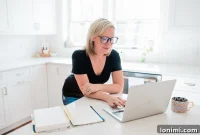 From Side Hustle to Main Gig: My Blogging Evolution